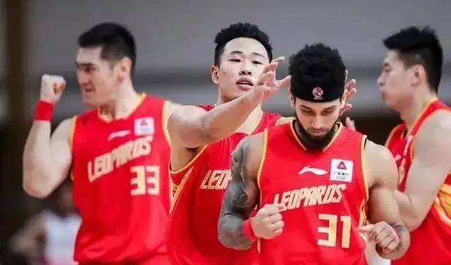 深圳男篮VS上海长宁，一场CBA的南北对决，藏着多少故事？